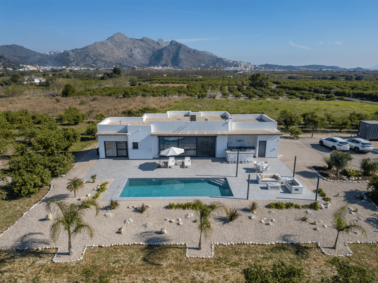 Exklusive Villa mit 3 Schlafzimmern, Garage, Abstellraum und luxuriöser Ausstattung