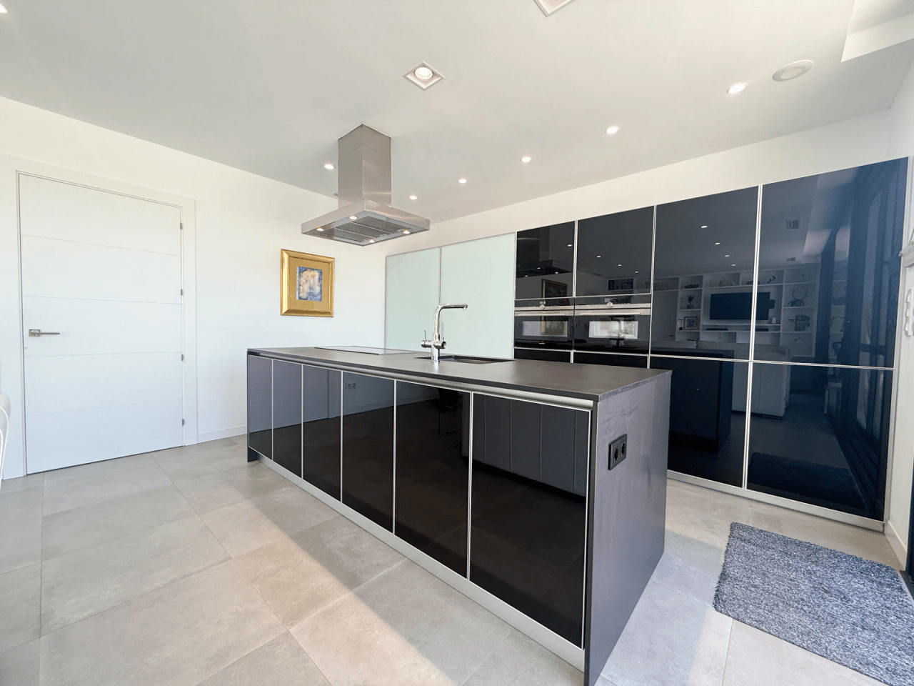 Exklusive Villa mit 3 Schlafzimmern, Garage, Abstellraum und luxuriöser Ausstattung