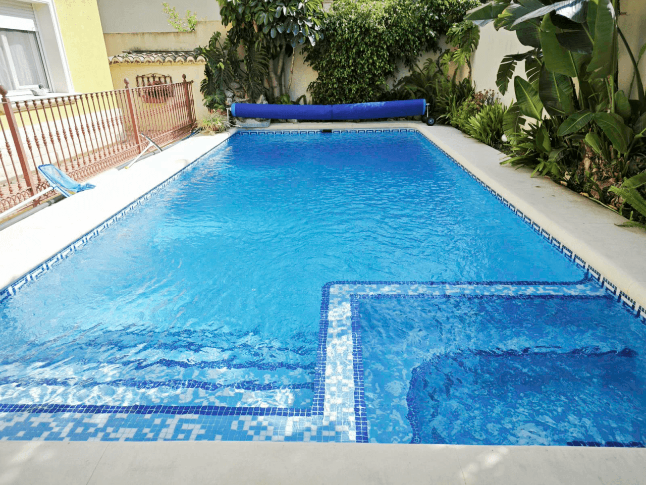 Villa de 270 m2 avec piscine à vendre à Pedreguer, quartier résidentiel à deux pas du centre