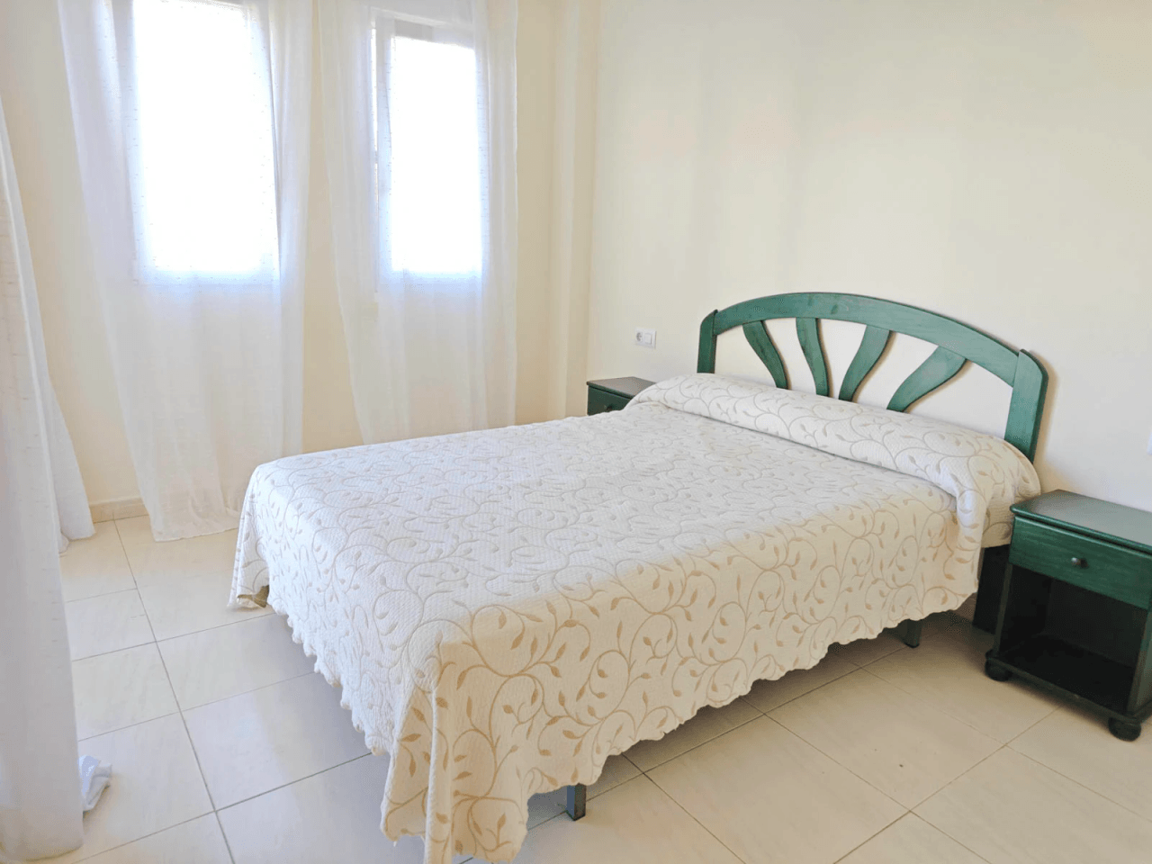 Appartement 2 chambres avec piscine en bord de mer, zone Las Brisas