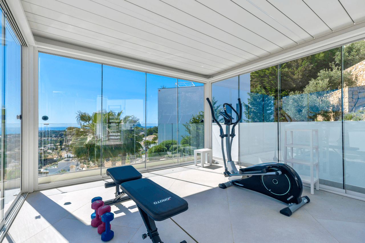 Außergewöhnliche Luxusvilla in Moraira – Wo Design, Technologie und Meerblick aufeinandertreffen