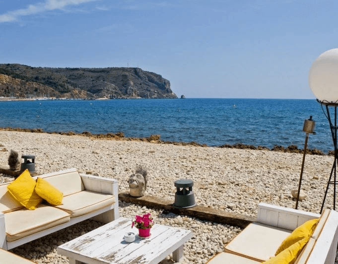 Villa zum Verkauf in La Cala Javea in modernem Luxus balinesischen Stil
