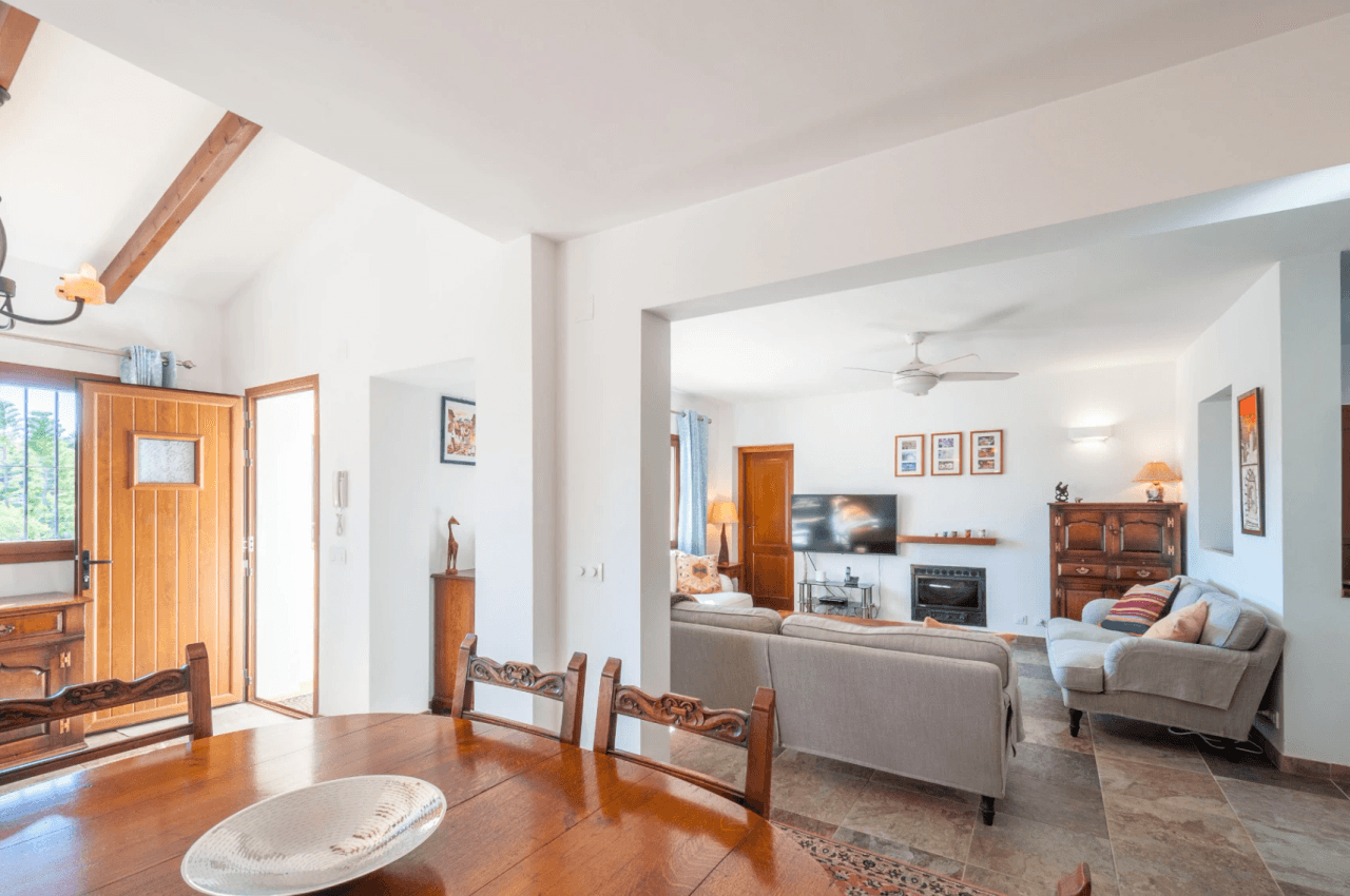 Villa con Vista al Mar en Venta en Moraira a Distancia a Pie de la Playa