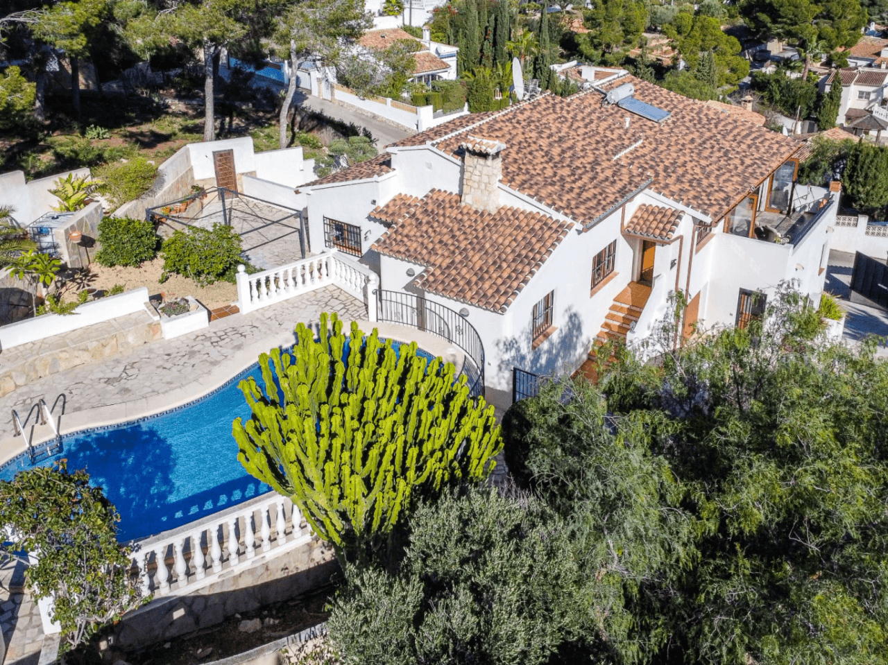 Villa con Vista al Mar en Venta en Moraira a Distancia a Pie de la Playa