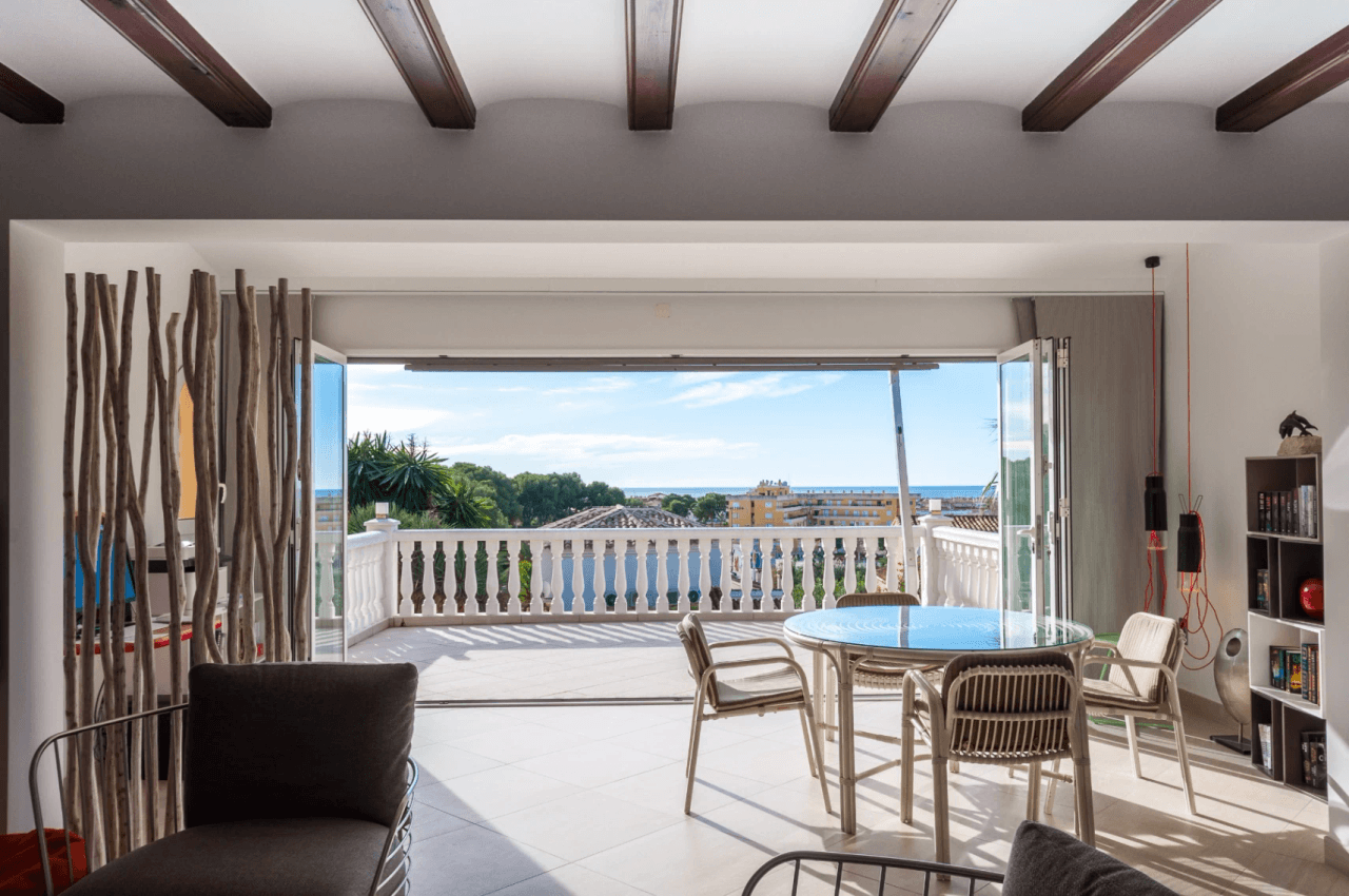 Villa con vista al mar en venta en Moraira, a poca distancia del centro