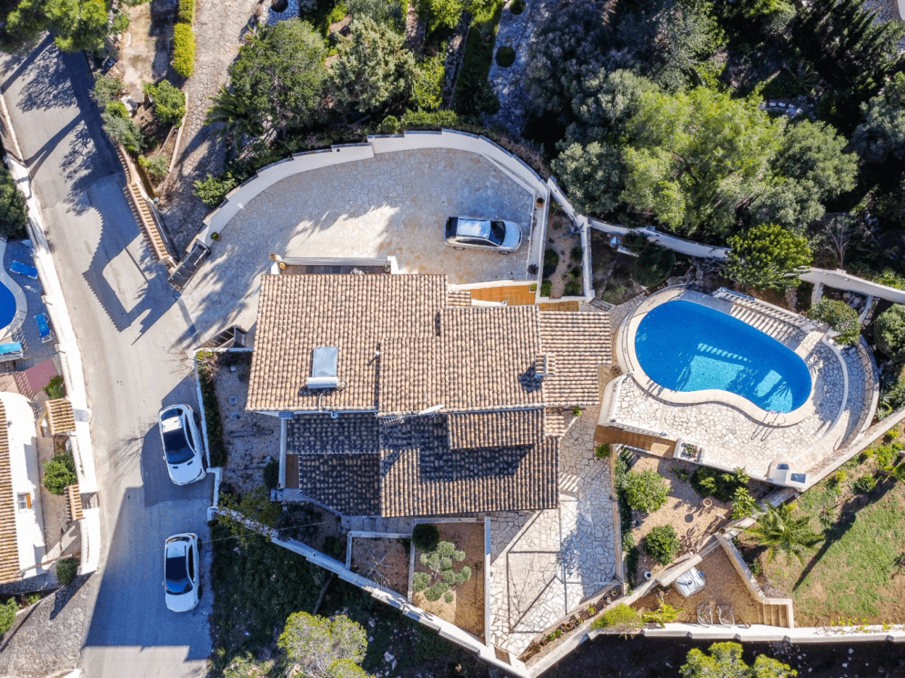 Villa con Vista al Mar en Venta en Moraira a Distancia a Pie de la Playa