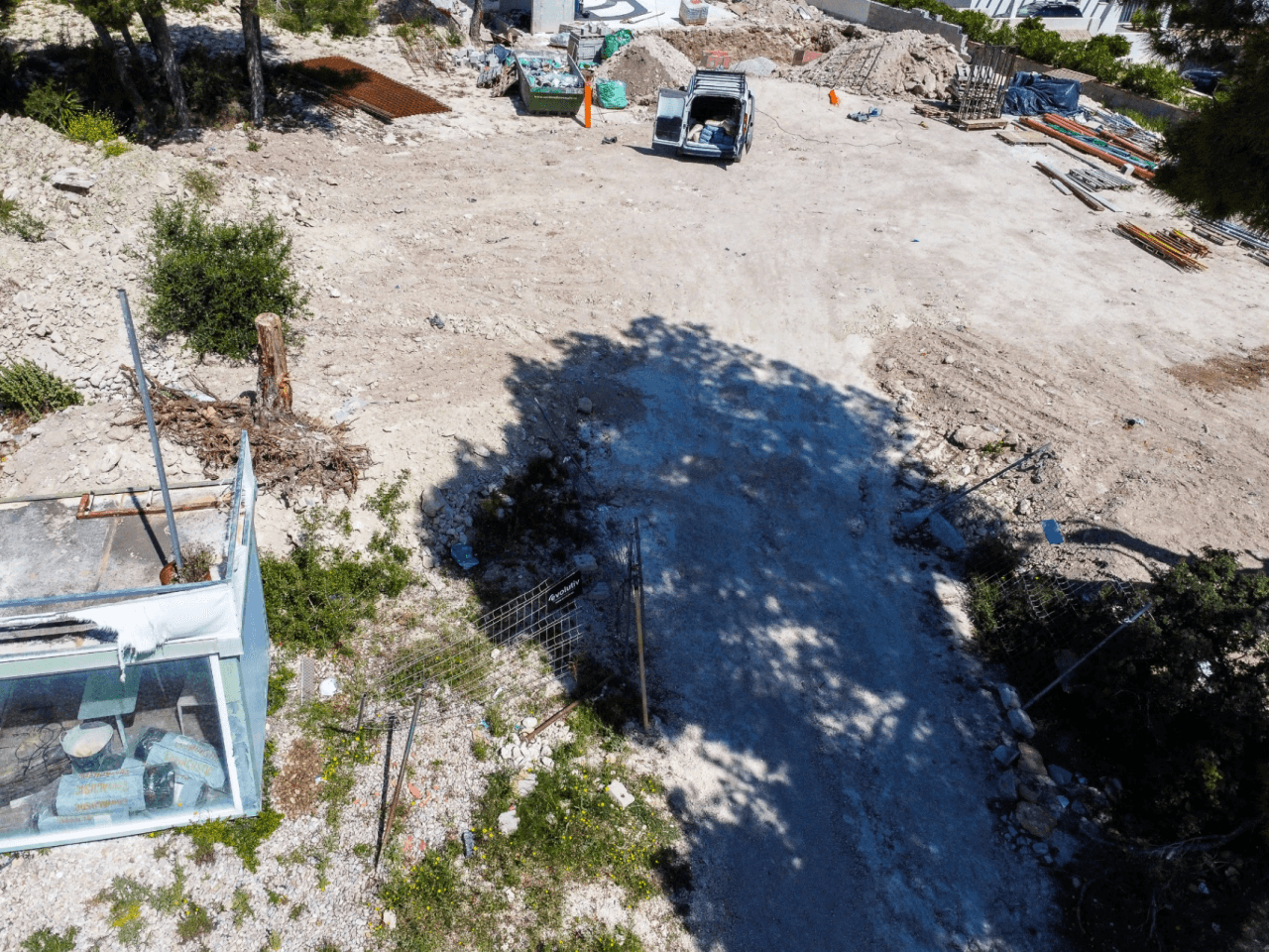 Terrain à vendre à Moraira avec vue sur la mer et infrastructure complète