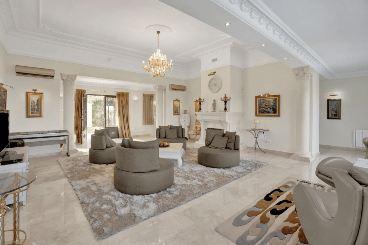 Villa exclusive avec vue dégagée sur la mer, la montagne et le château de Dénia.