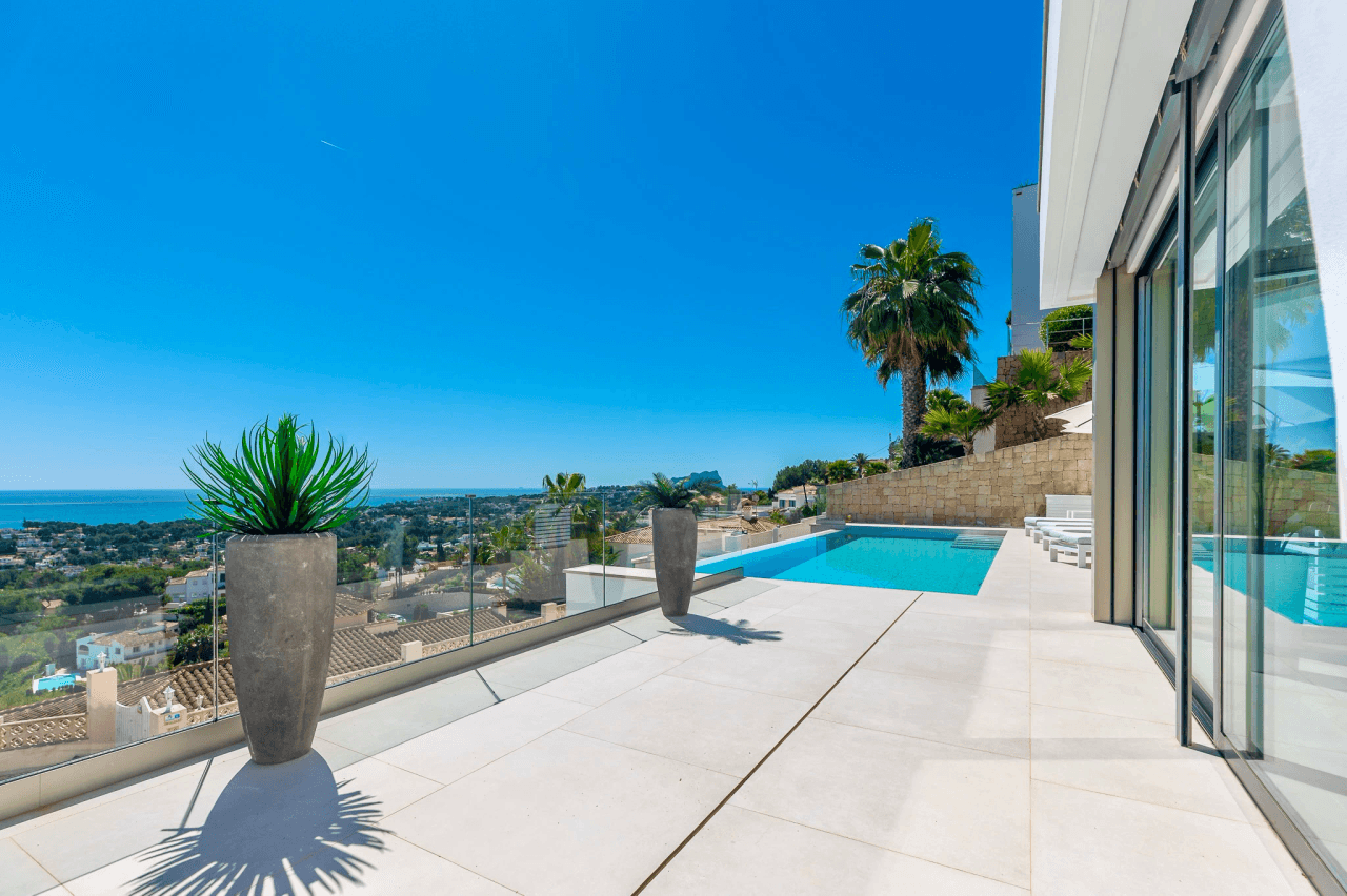 Außergewöhnliche Luxusvilla in Moraira – Wo Design, Technologie und Meerblick aufeinandertreffen