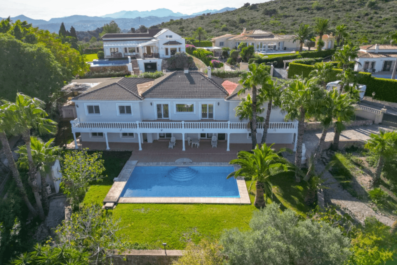 Villa exclusive avec vue dégagée sur la mer, la montagne et le château de Dénia.
