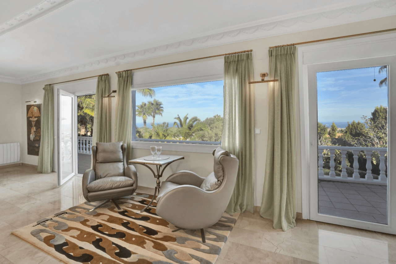 Villa exclusive avec vue dégagée sur la mer, la montagne et le château de Dénia.