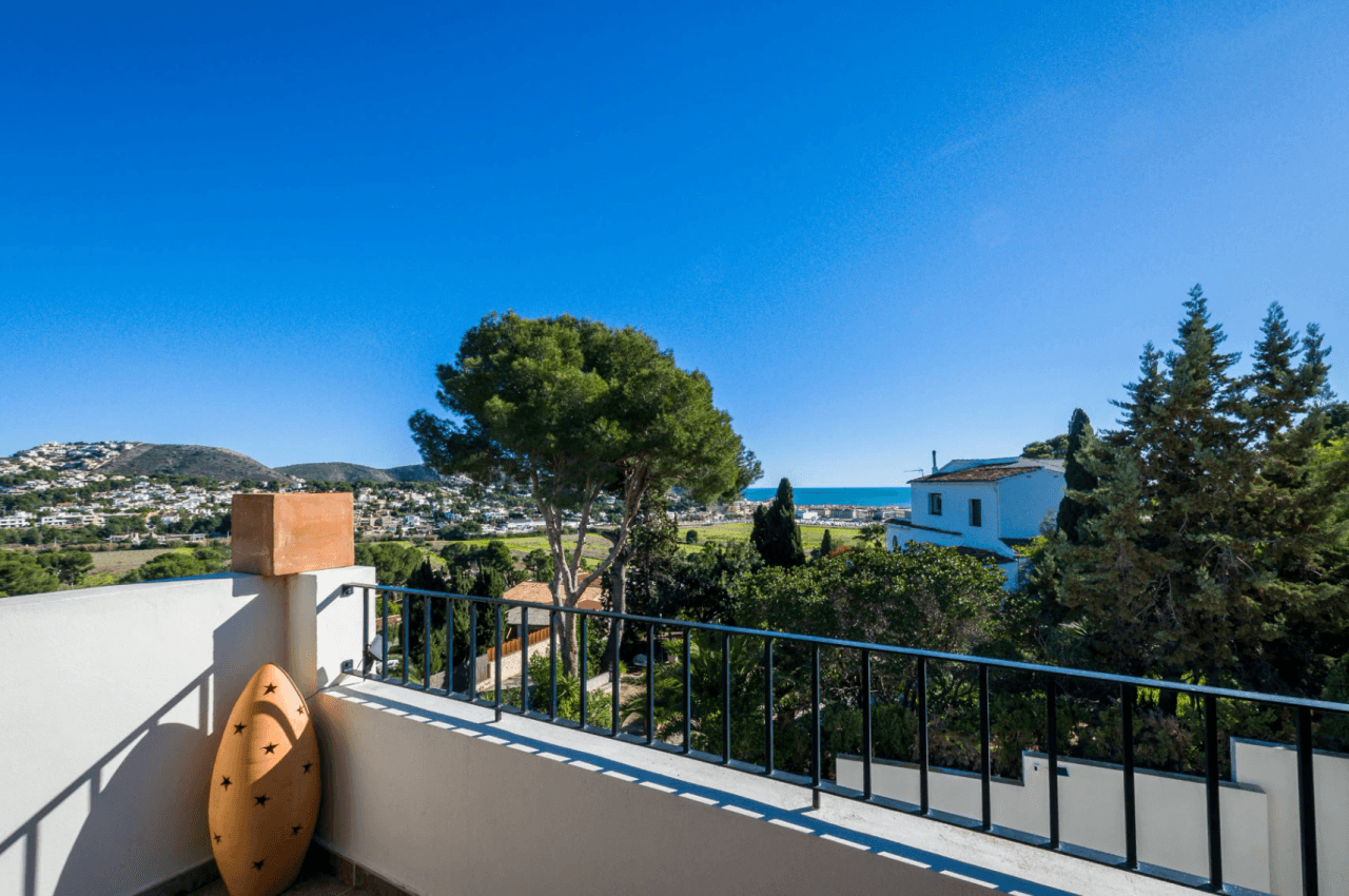Villa con Vista al Mar en Venta en Moraira a Distancia a Pie de la Playa