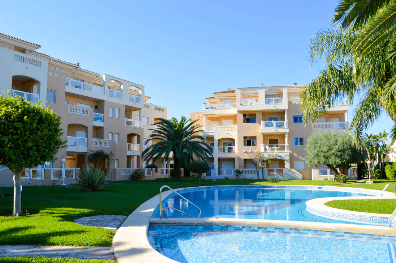 Appartement 2 chambres avec piscine en bord de mer, zone Las Brisas