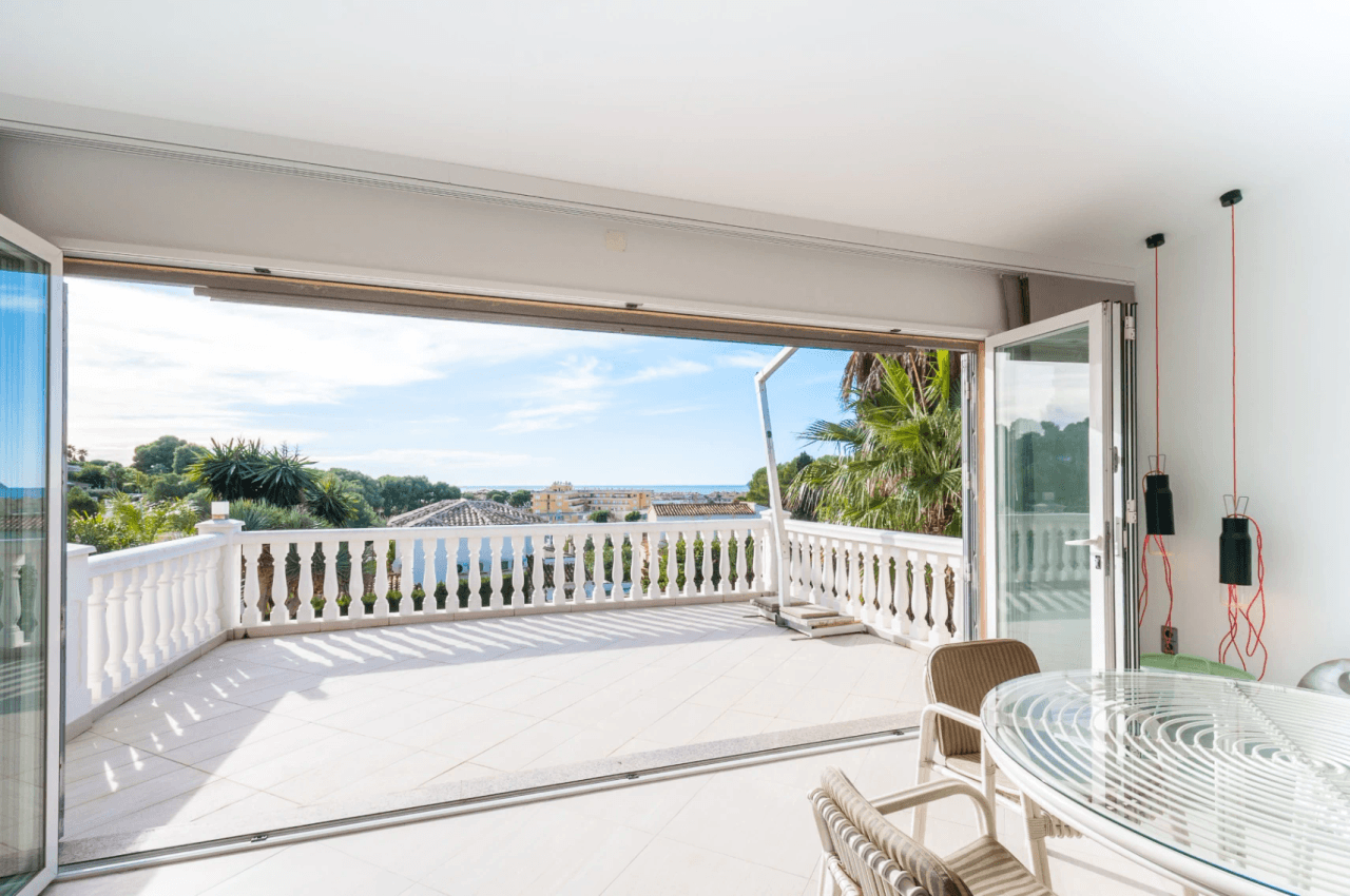 Villa con vista al mar en venta en Moraira, a poca distancia del centro