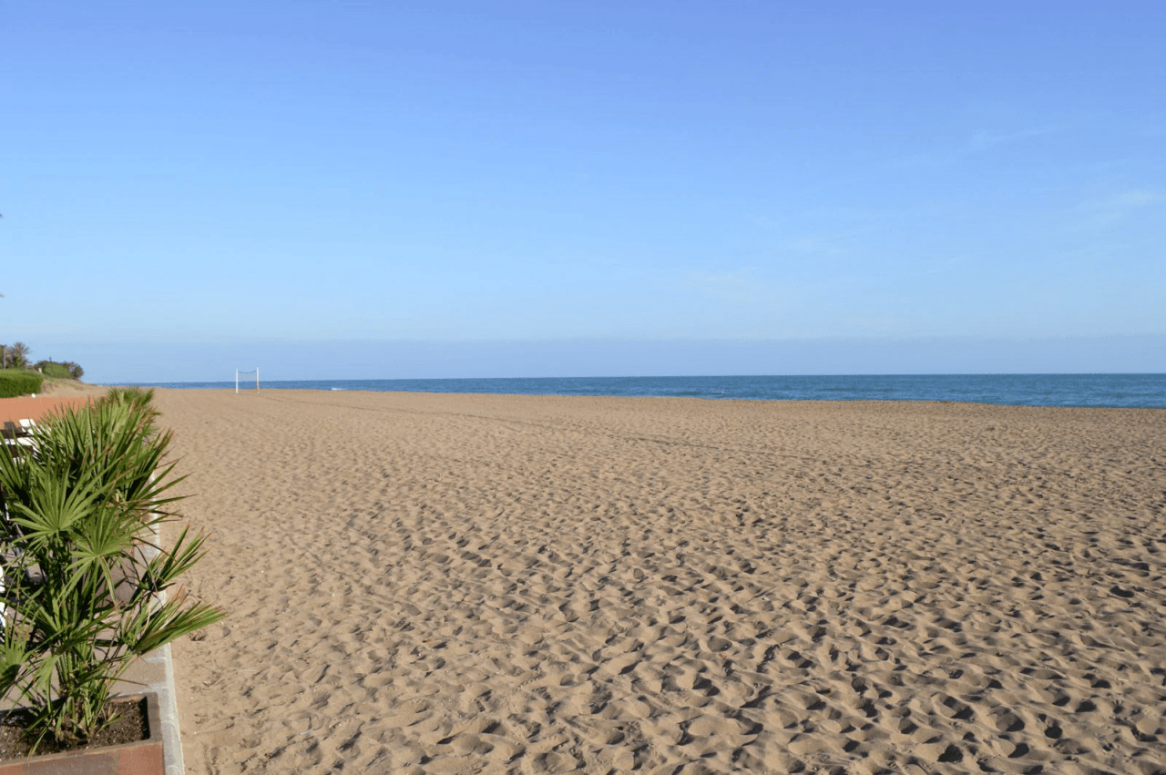Appartement 2 chambres avec piscine en bord de mer, zone Las Brisas
