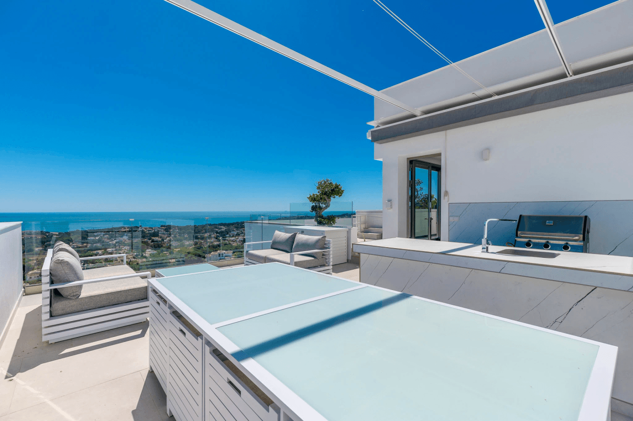 Außergewöhnliche Luxusvilla in Moraira – Wo Design, Technologie und Meerblick aufeinandertreffen