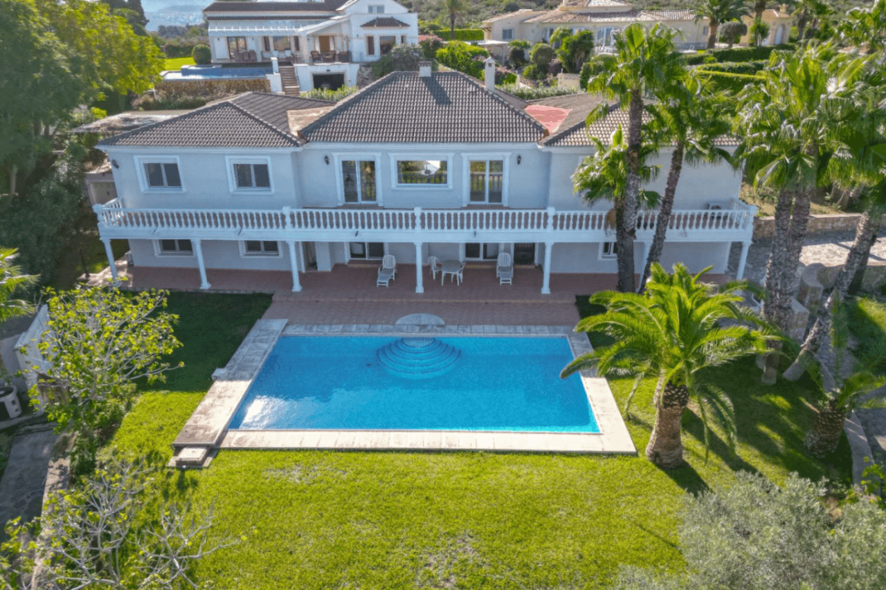 Villa exclusive avec vue dégagée sur la mer, la montagne et le château de Dénia.
