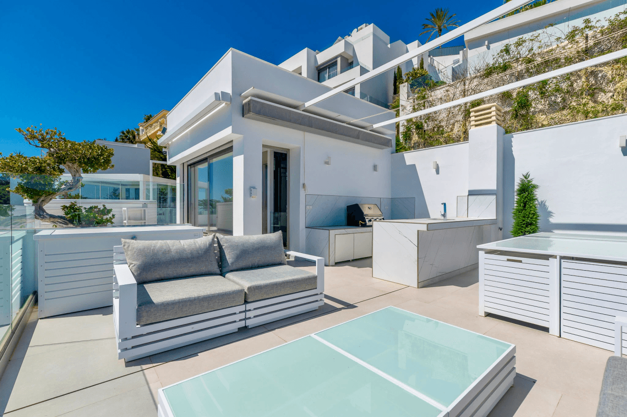 Außergewöhnliche Luxusvilla in Moraira – Wo Design, Technologie und Meerblick aufeinandertreffen