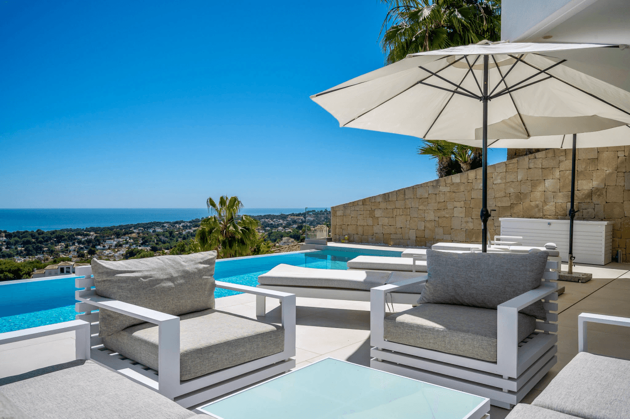 Außergewöhnliche Luxusvilla in Moraira – Wo Design, Technologie und Meerblick aufeinandertreffen