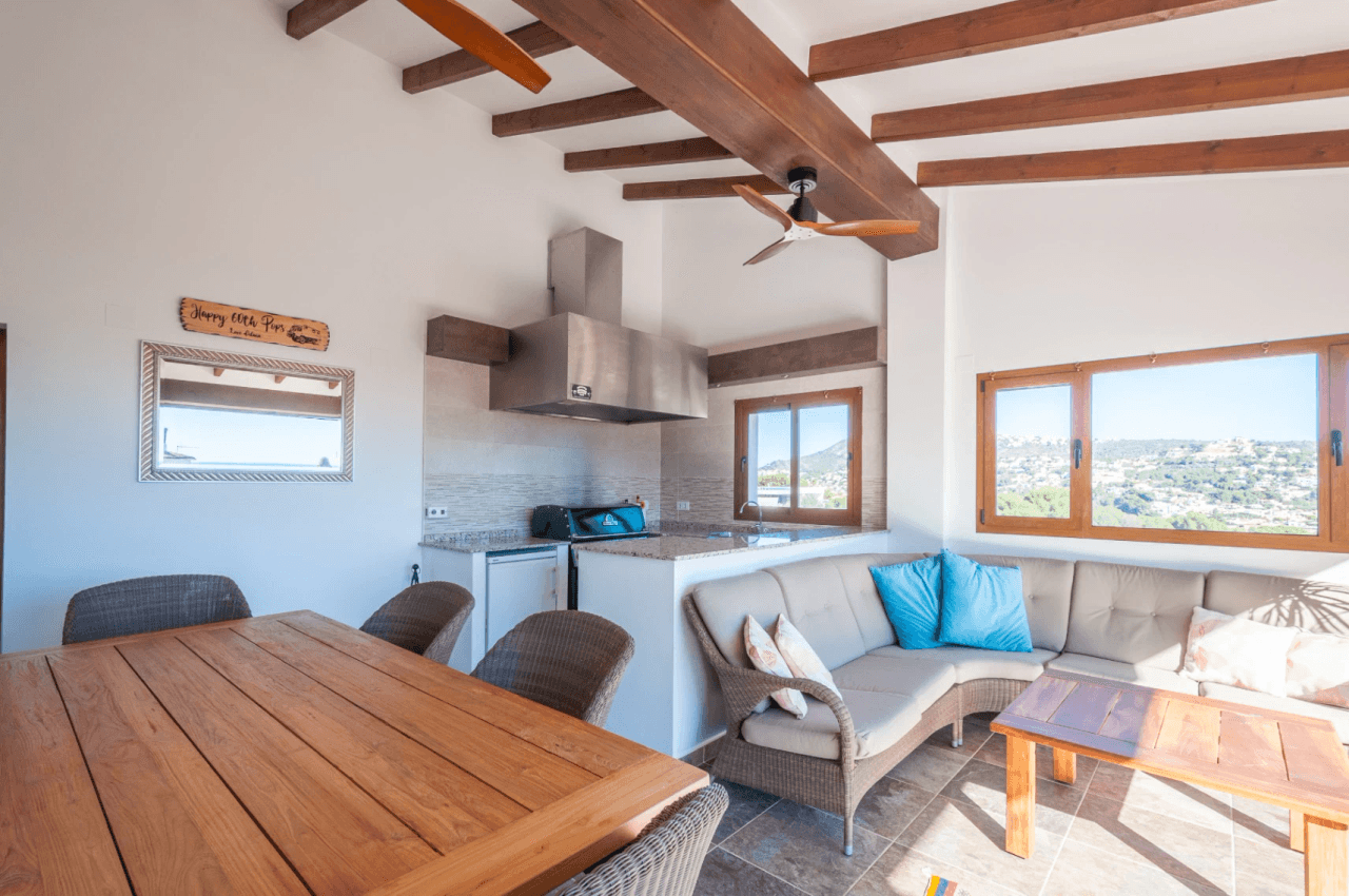 Villa con Vista al Mar en Venta en Moraira a Distancia a Pie de la Playa