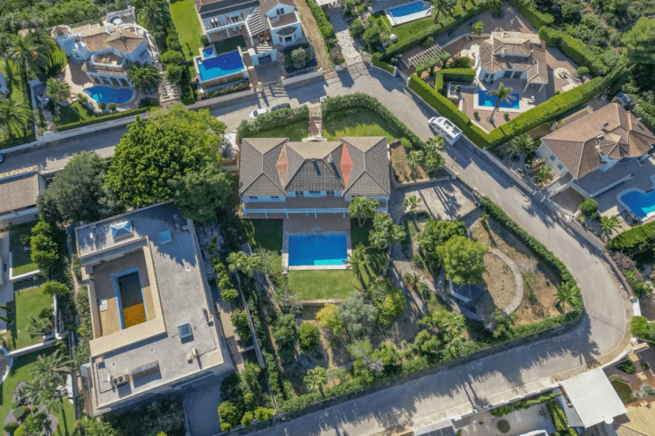 Villa exclusive avec vue dégagée sur la mer, la montagne et le château de Dénia.