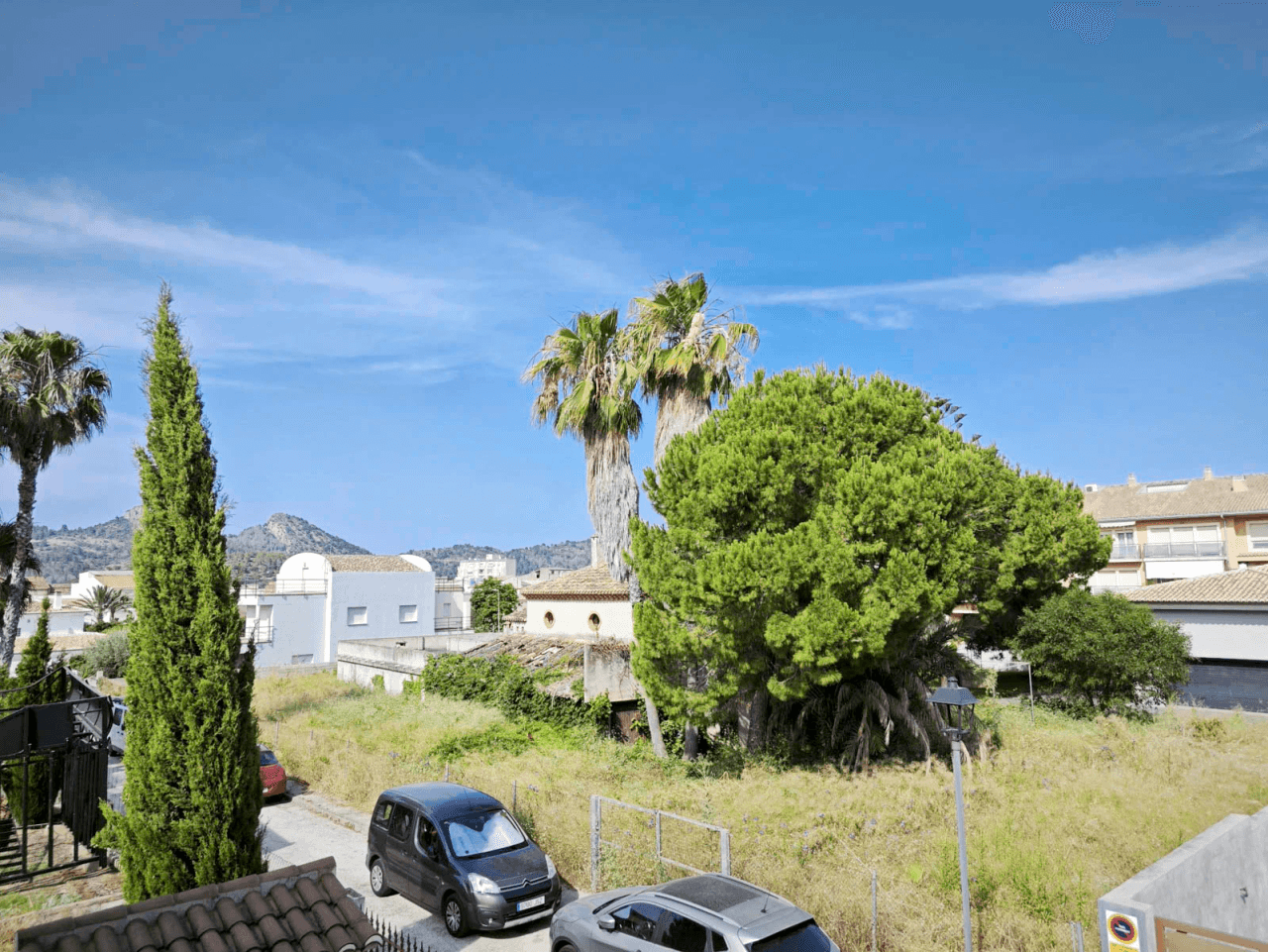 Villa de 270 m2 avec piscine à vendre à Pedreguer, quartier résidentiel à deux pas du centre