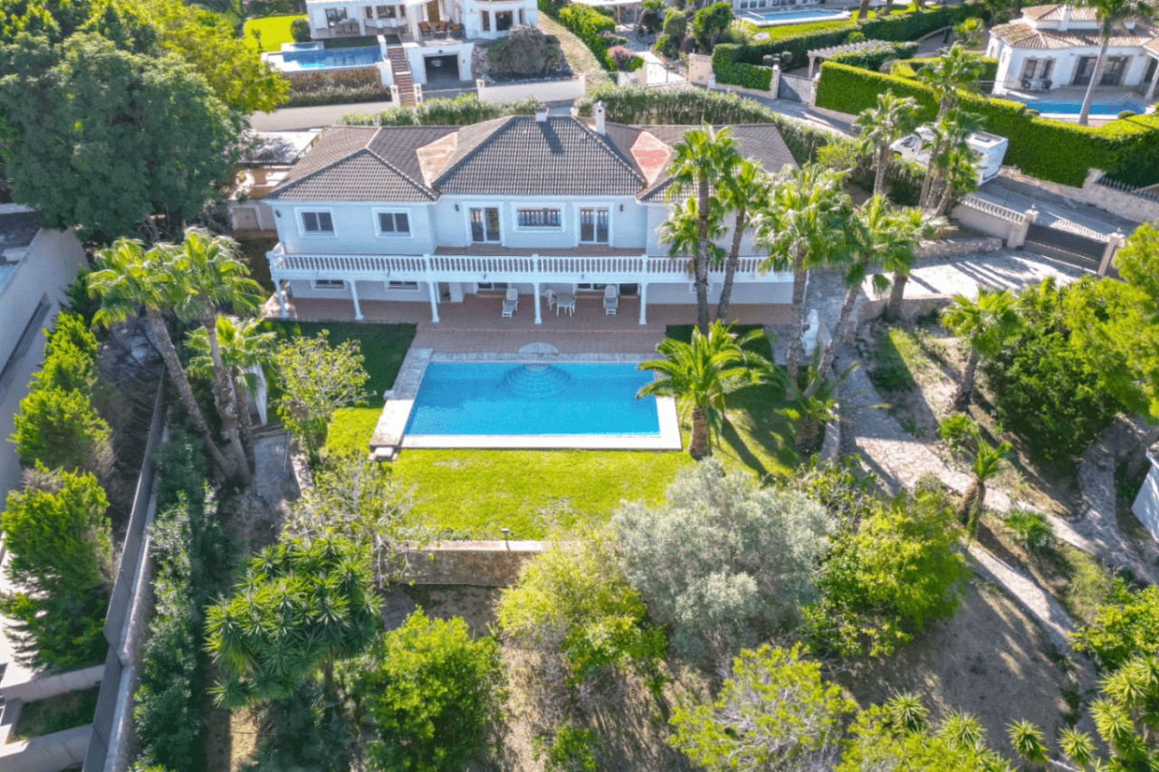 Villa exclusive avec vue dégagée sur la mer, la montagne et le château de Dénia.