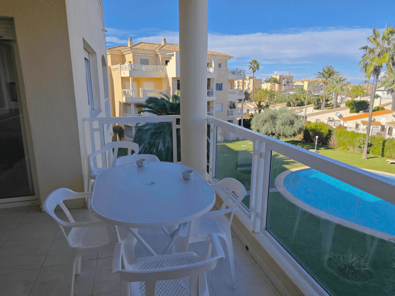 Appartement 2 chambres avec piscine en bord de mer, zone Las Brisas