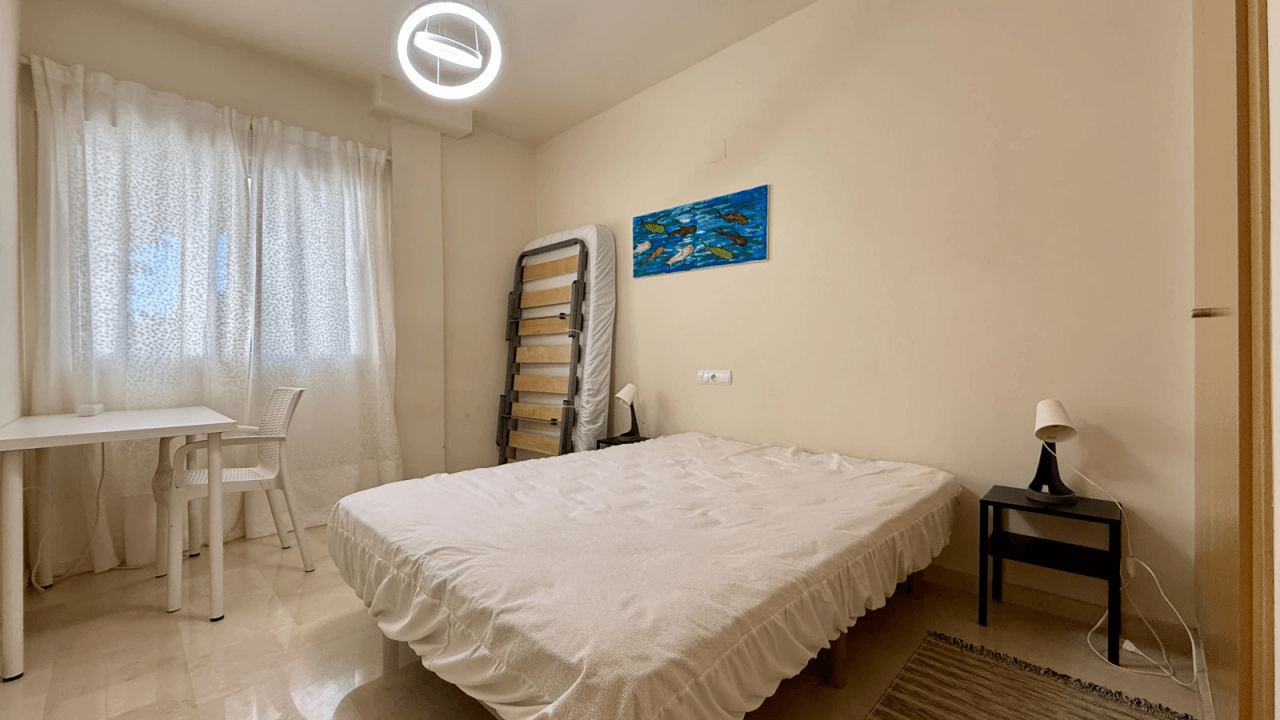 Bel appartement avec vue imprenable, place de parking et équipements communs