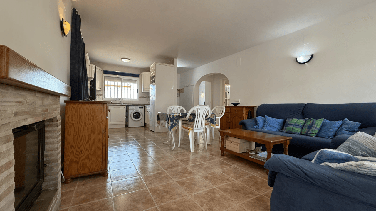 Sonnige 3 Schlafzimmer Villa in Els Poblets mit Pool