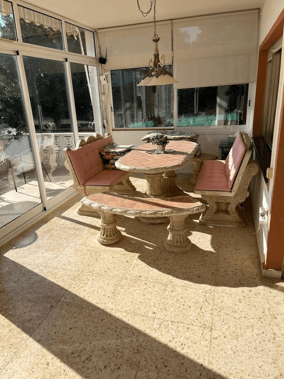 Villa mit Gästehaus, Privatpool und fantastischem Meerblick