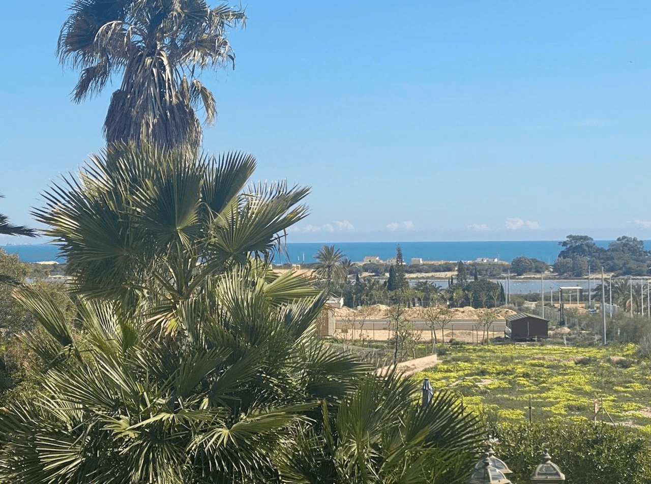 Villa mit Gästehaus, Privatpool und fantastischem Meerblick