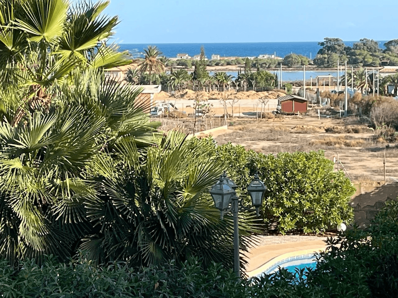 Villa mit Gästehaus, Privatpool und fantastischem Meerblick