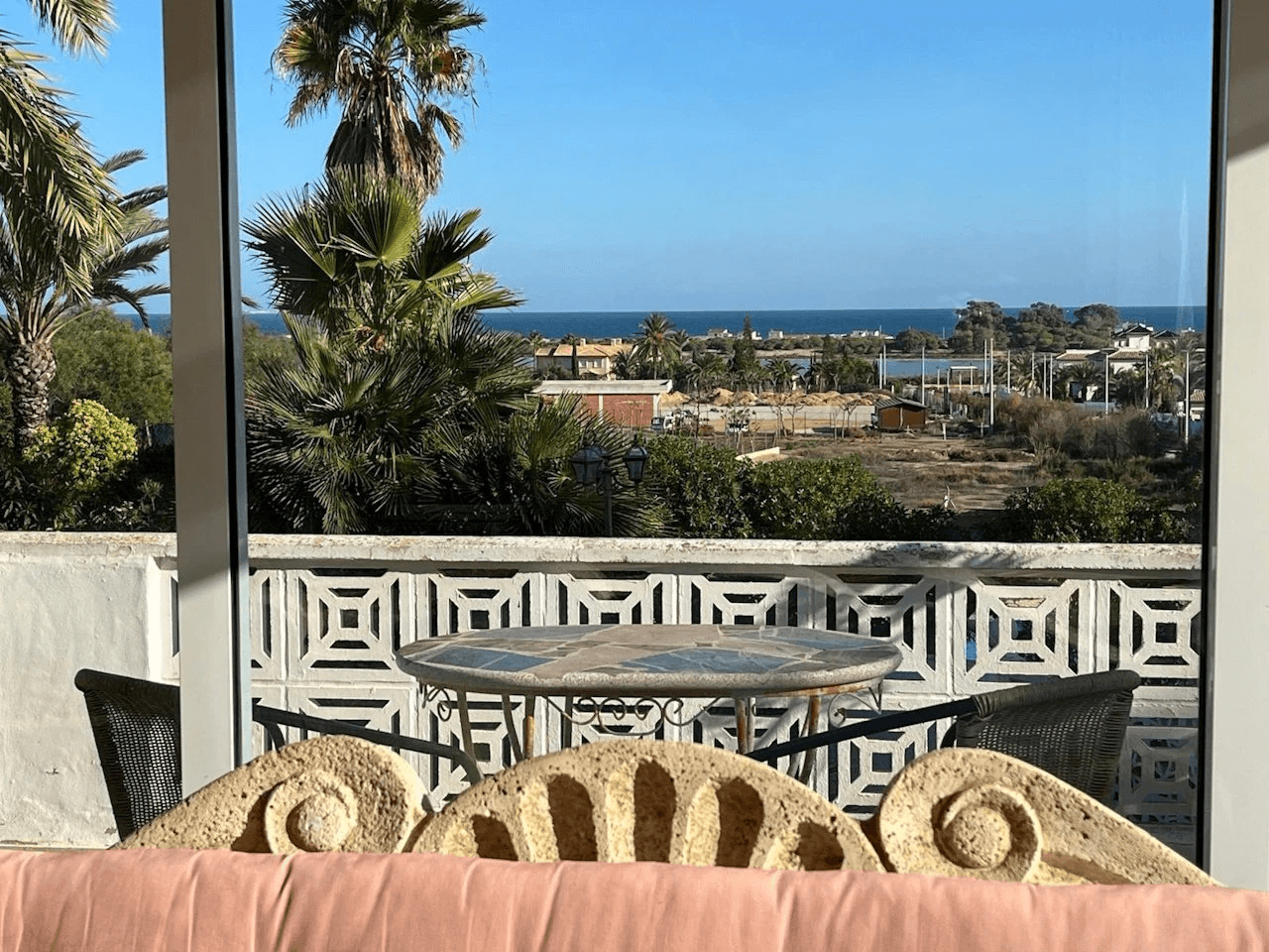Villa mit Gästehaus, Privatpool und fantastischem Meerblick