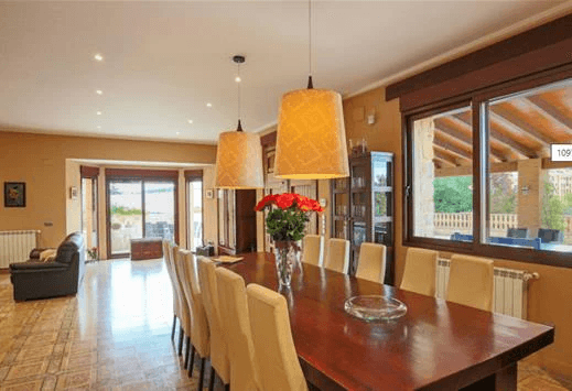Luxuriöse Villa in einer privilegierten Gegend