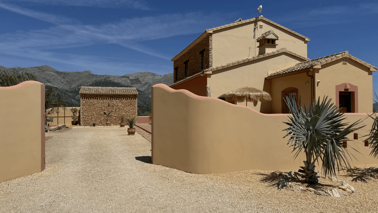 Eine Oase der Ruhe. Traumhaftes Finaanwesen mit großem Grundstück und 100% Privatsphäre nahe Denia, Oliva, Javea.