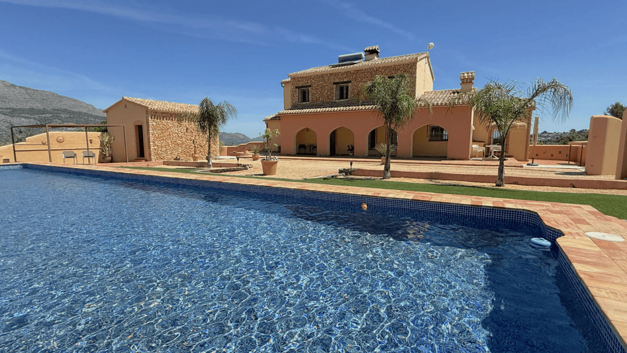 Eine Oase der Ruhe. Traumhaftes Finaanwesen mit großem Grundstück und 100% Privatsphäre nahe Denia, Oliva, Javea.