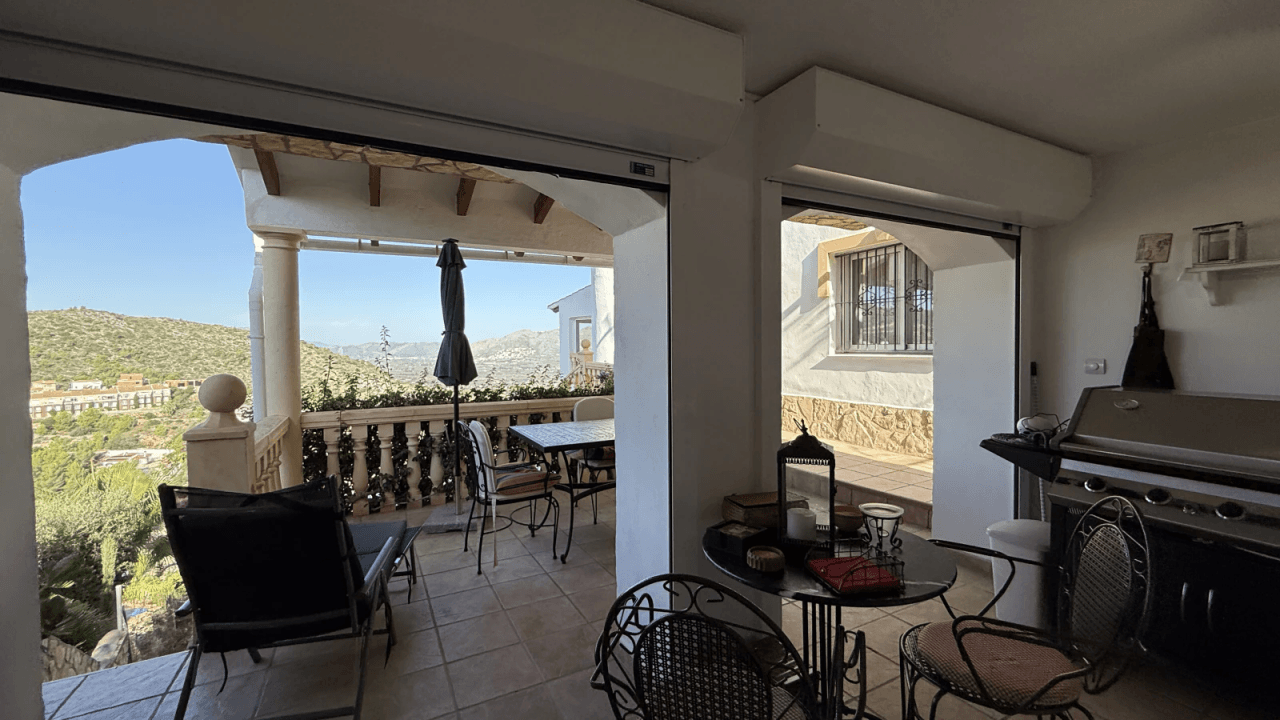 Freistehendes Haus mit Meerblick und zwei Wohneinheiten