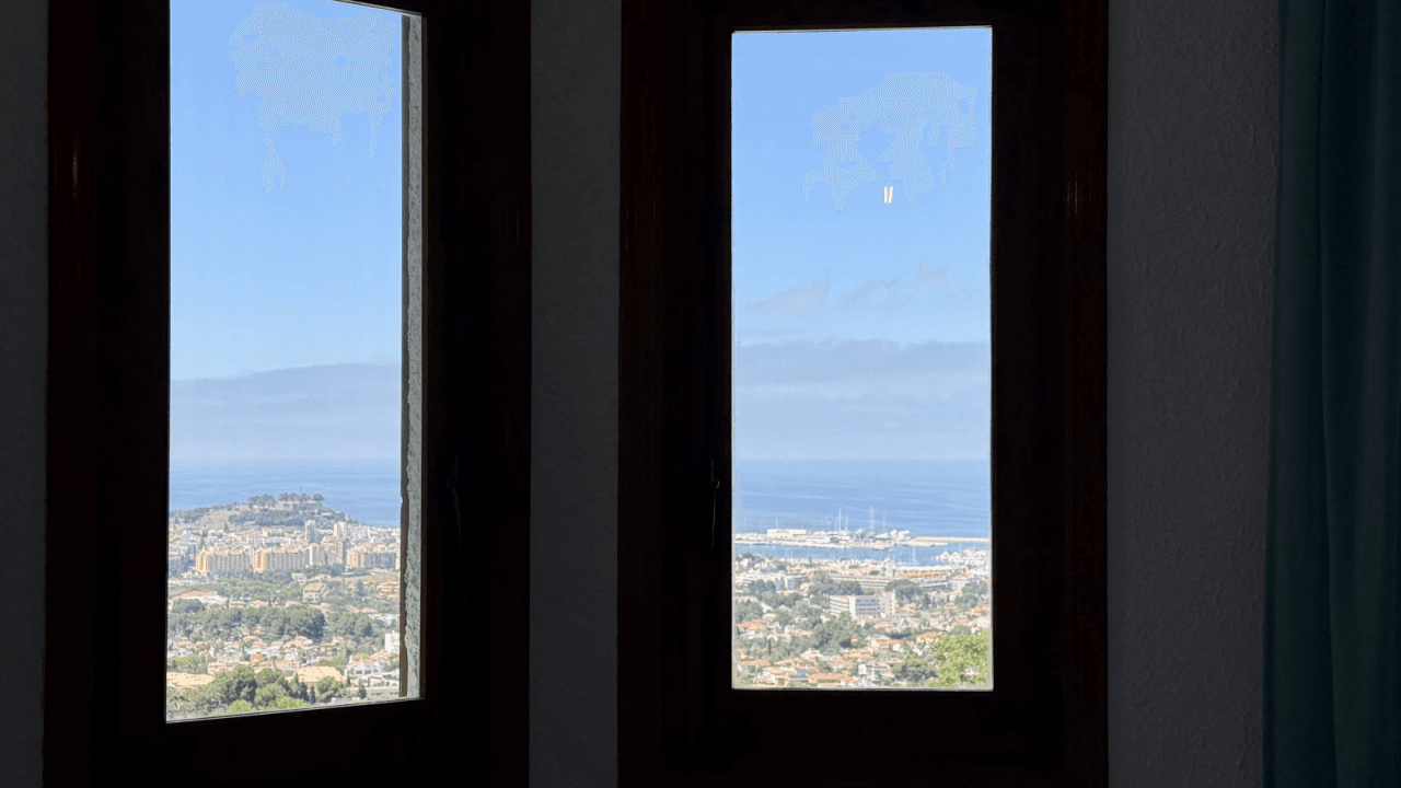 Exklusive Meerblick-Villa mit Infinity-Pool und traumhaftem Außenbereich