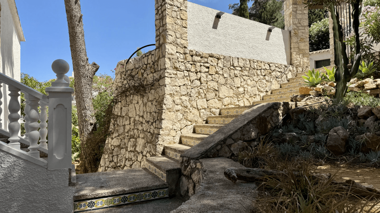 Exklusive Meerblick-Villa mit Infinity-Pool und traumhaftem Außenbereich