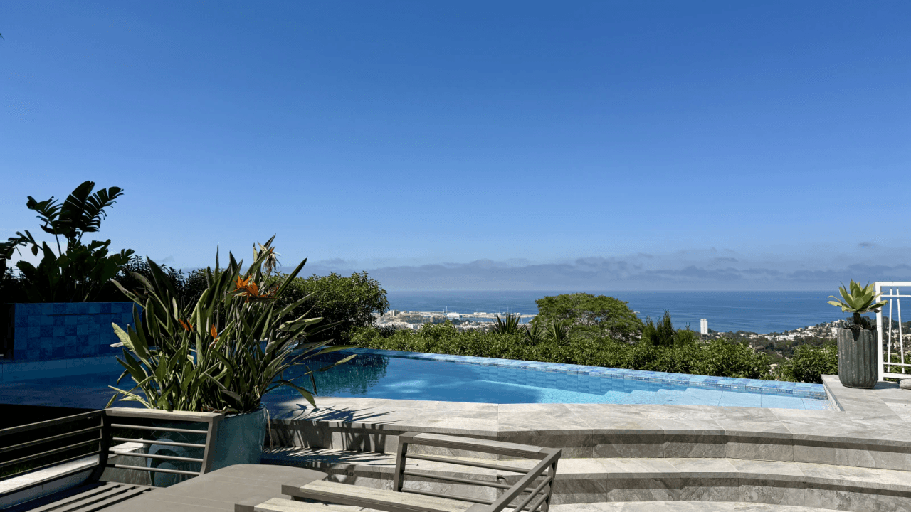 Exklusive Meerblick-Villa mit Infinity-Pool und traumhaftem Außenbereich