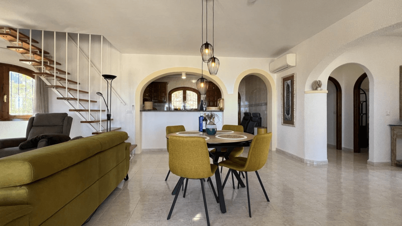 Sonnige Villa mit großem Garten in Marquesa V in Dènia