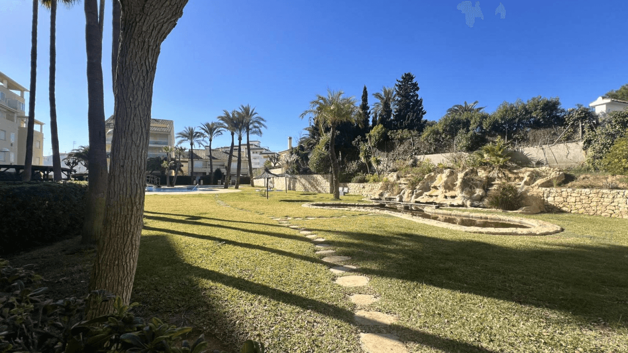 Appartement avec 2 chambres, piscine communautaire et à seulement 50m de la mer Méditerranée !
