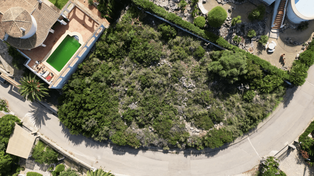 1056 m2 Grundstück am Monte Pego mit super Meerblick