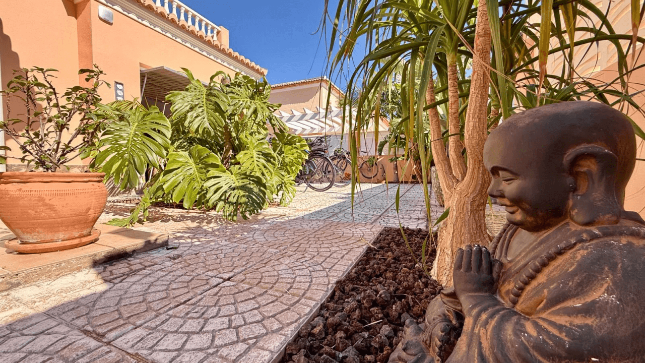 T-0226, Mediterránea, eine hübsche Villa mit Garten