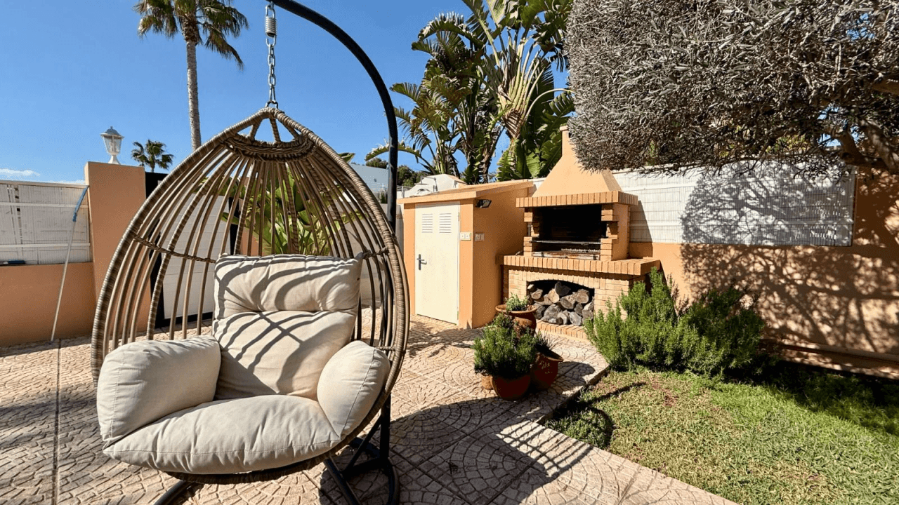 T-0226, Mediterránea, eine hübsche Villa mit Garten