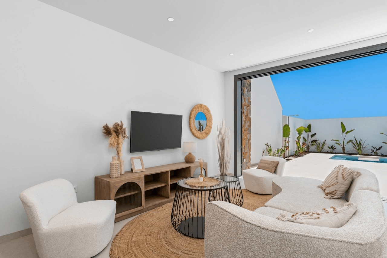 Villen mit 3 Schlafzimmern, 2 Bädern, Klimaanlage, Kfz-Stellplatz und Privatpool in der La Serena Golfanlage