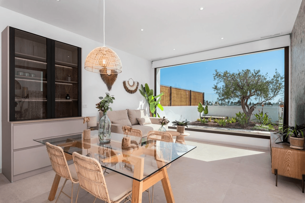 Villen mit 3 Schlafzimmern, 2 Bädern, optionaler Dachterrasse, Kfz-Stellplatz und Privatpool in der Golfanlage La Serena Golf