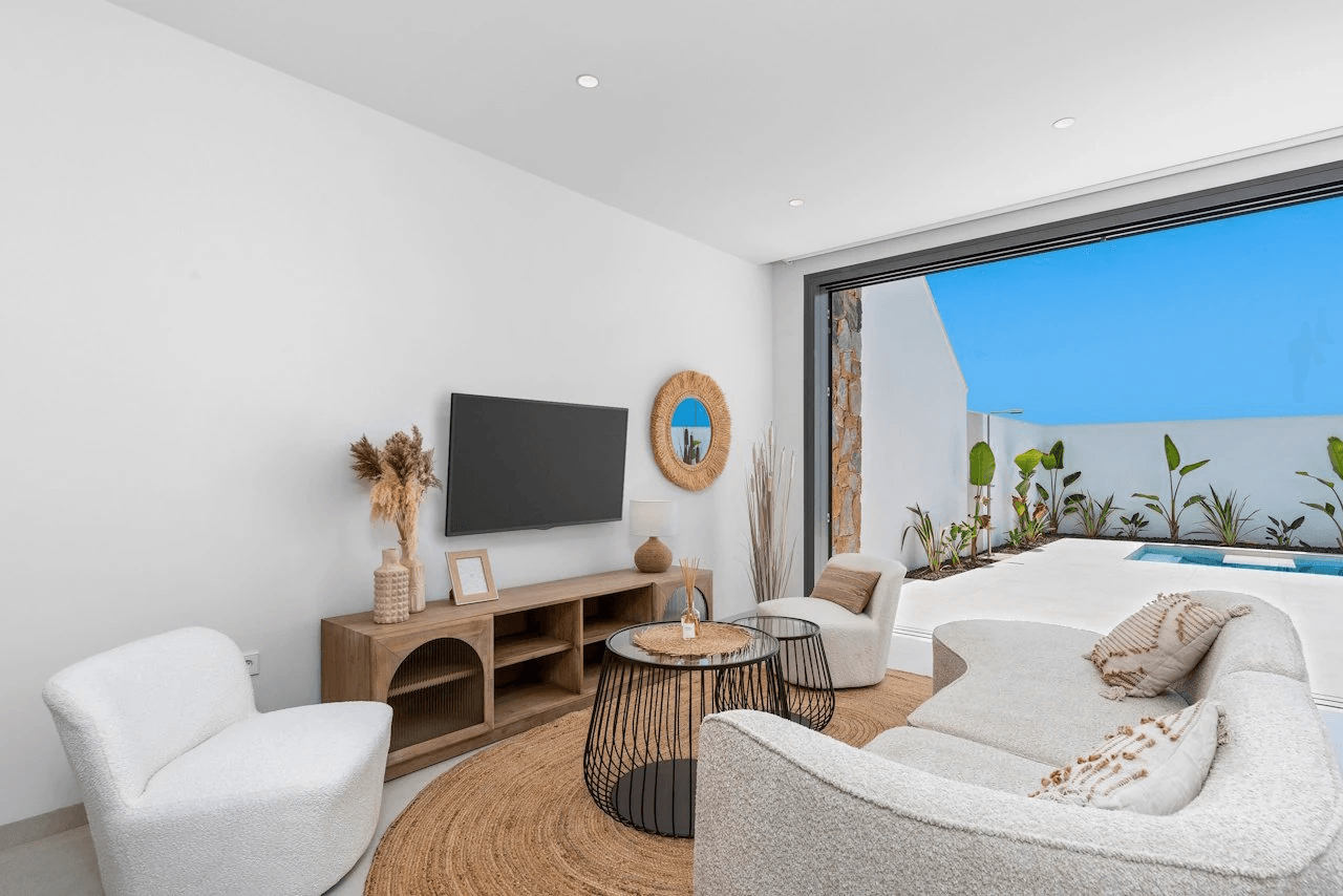 Villen mit 3 Schlafzimmern, 2 Bädern, Klimaanlage, Kfz-Stellplatz und Privatpool in der La Serena Golfanlage