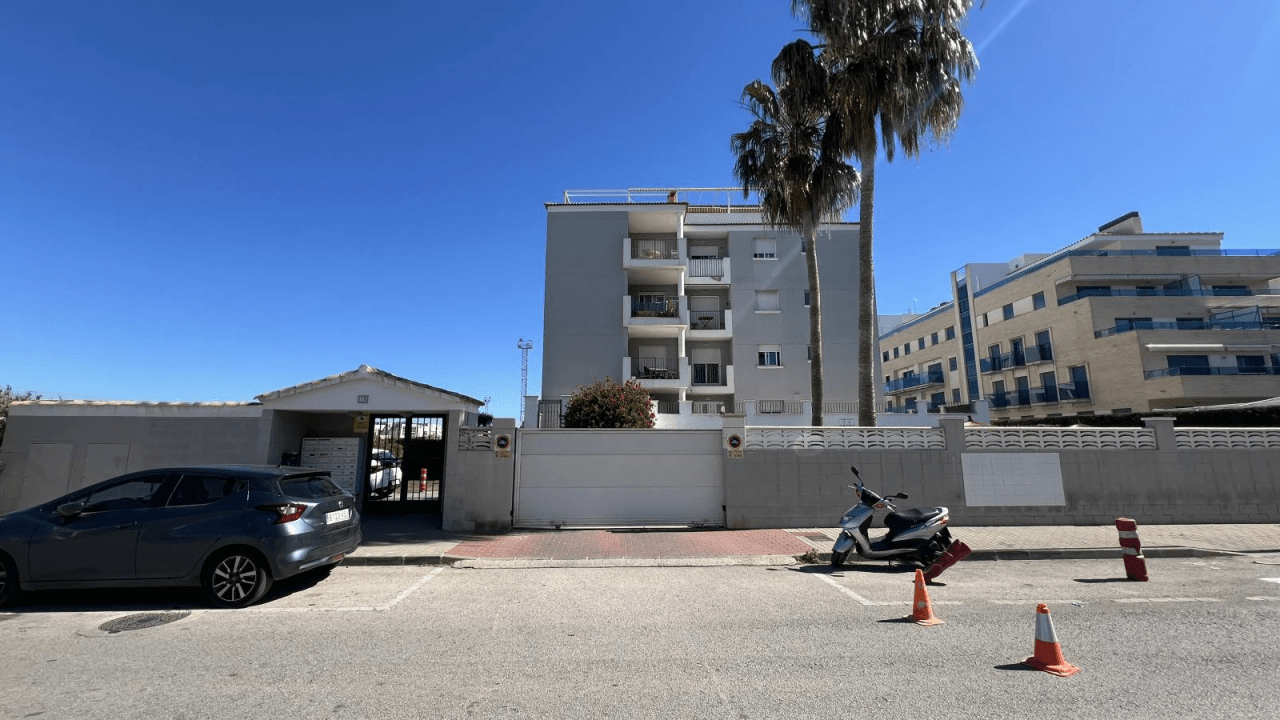 Modern appartment close to the centre and with Comunitypool.